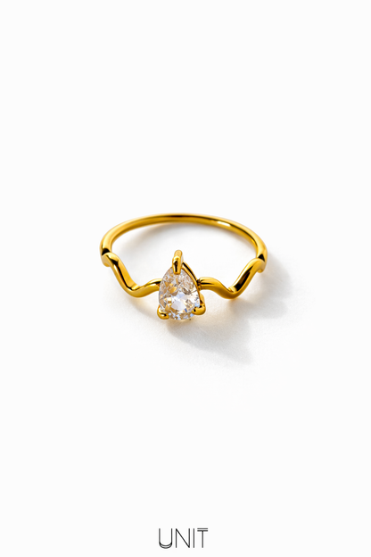 Astra Curve Ring