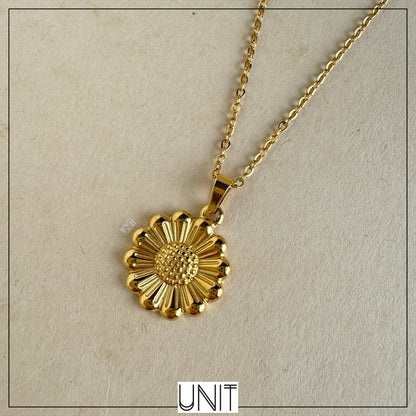 Golden Daisy Necklace