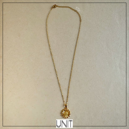 Golden Daisy Necklace