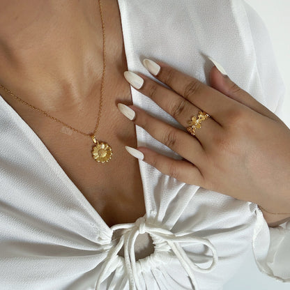 Golden Daisy Necklace