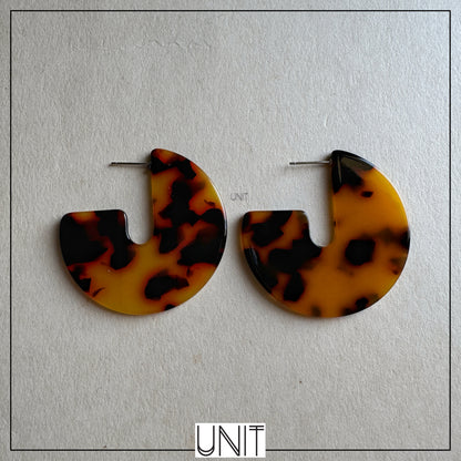 Maris Crescent Hoops – Tortoise