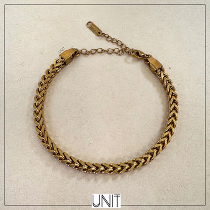 Helios Curb Chain Gold Bracelet