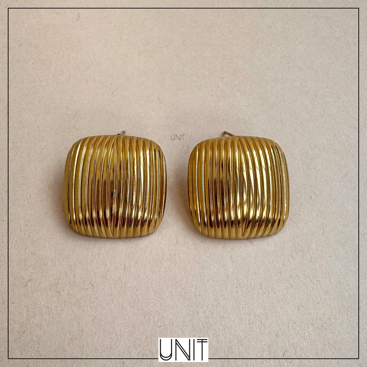Aurelia Ribbed Gold Studs