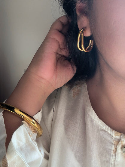 Selene Double Curve Hoops