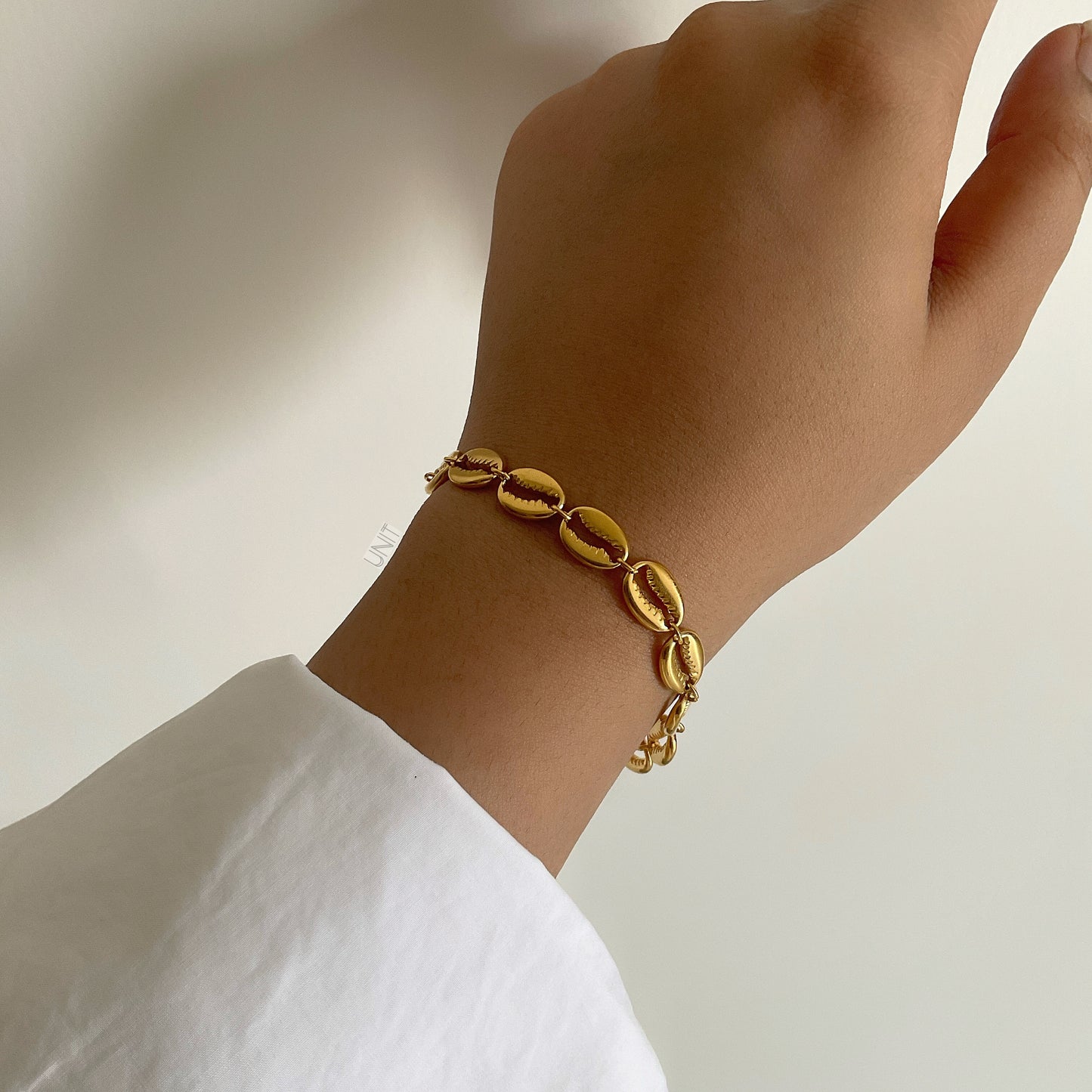 Aurea Cowrie Shell Bracelet