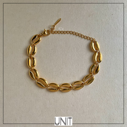 Aurea Cowrie Shell Bracelet