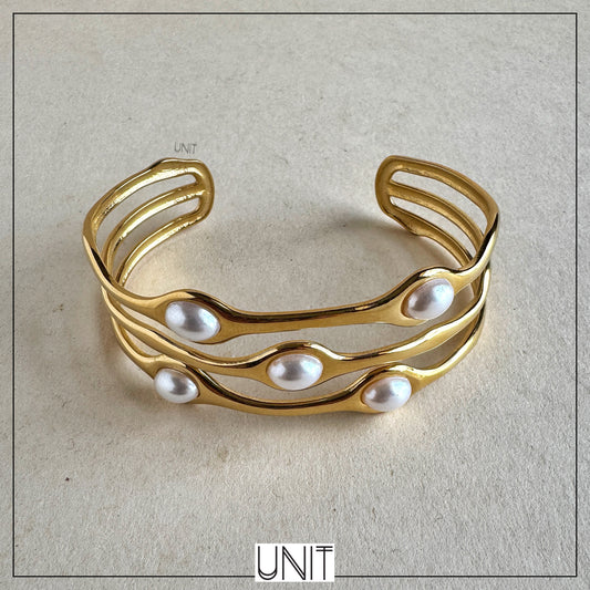 Lueur Pearl Cuff Bracelet