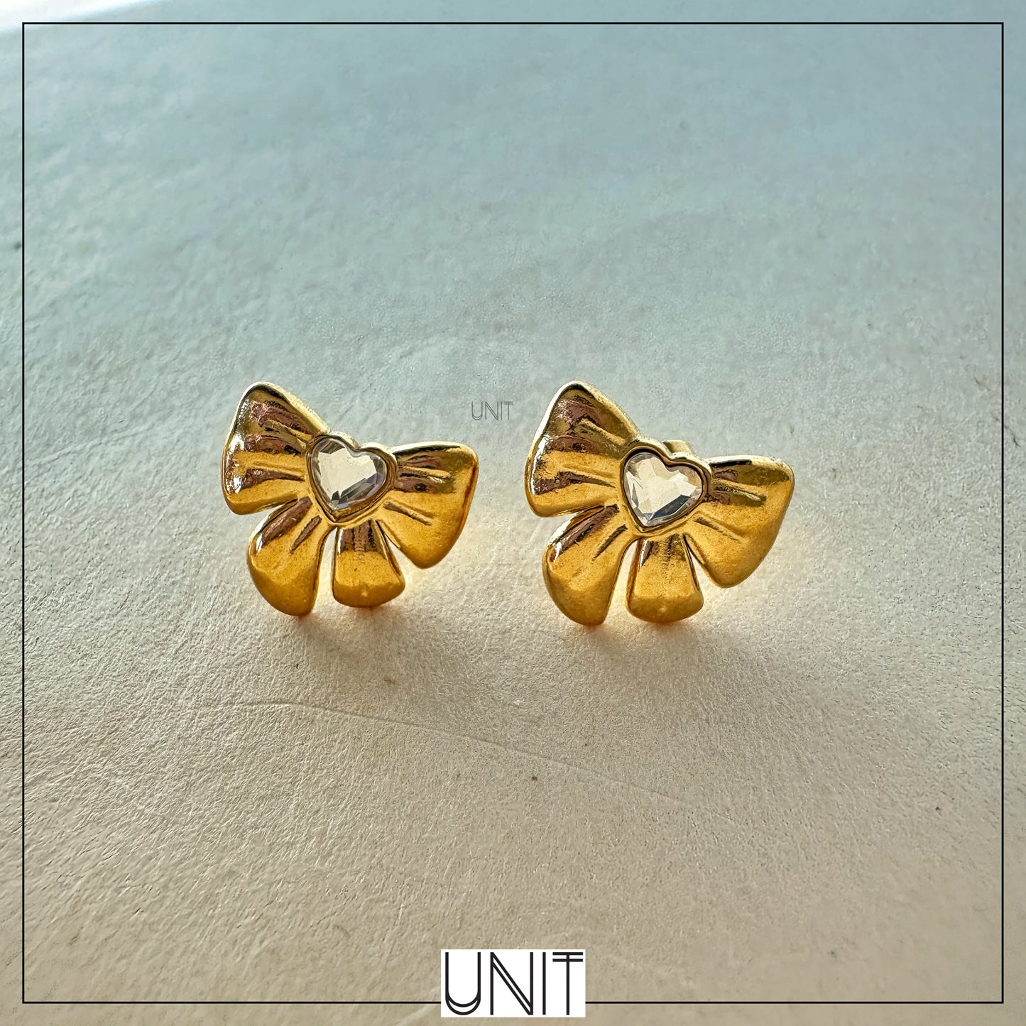 Amour Bow Studs