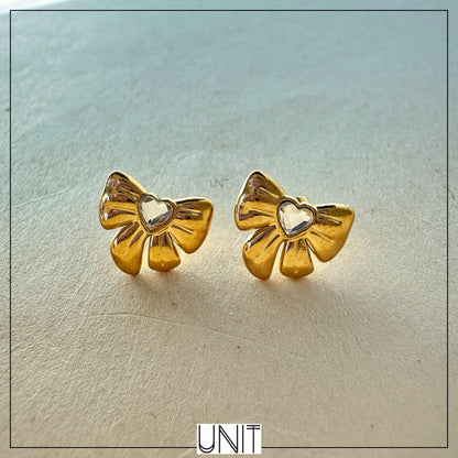Amour Bow Studs